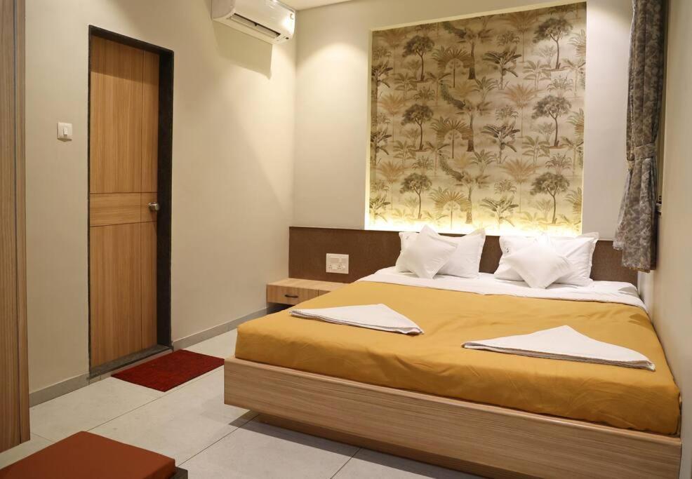 'Sumadhu Homes 301 ' Kolhapur Exterior photo